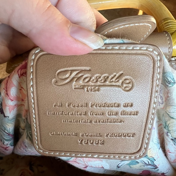 Vintage Fossil woven purse with wooden handles - Picture 2 of 16